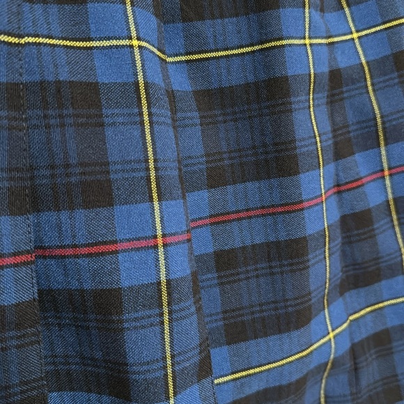 Girls Plaid Uniform Skirt - Picture 3 of 5